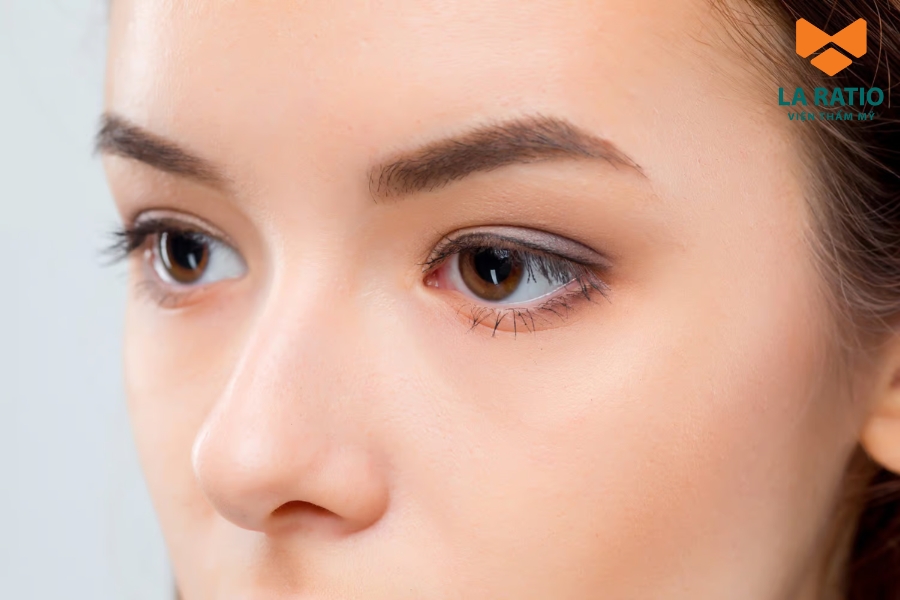 Cắt 1 bên mí mắt là tiểu phẫu chỉ can thiệp vào bên mắt có khuyết điểm