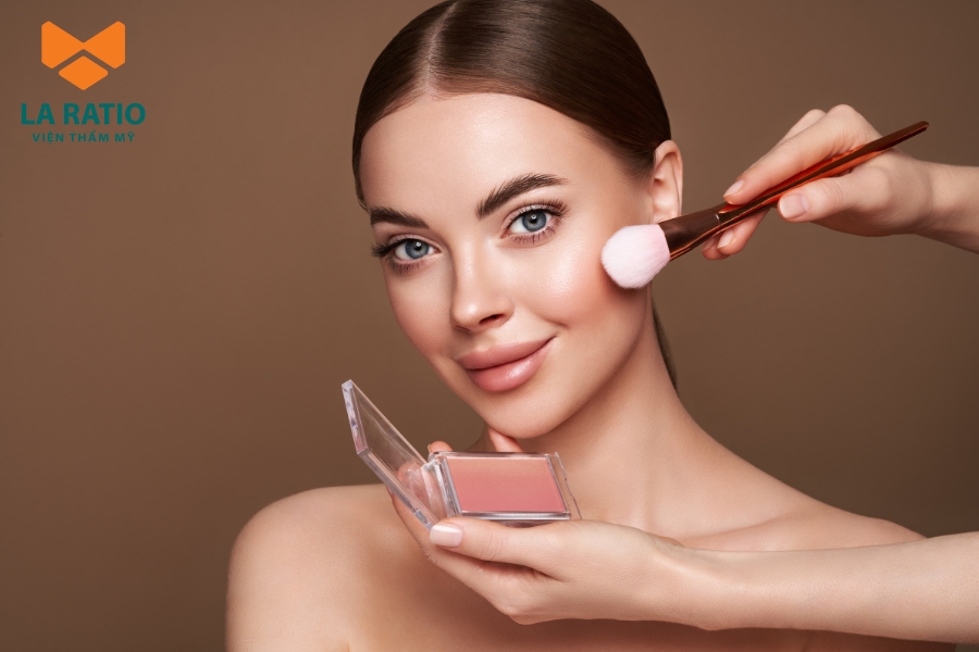 Trang điểm mang đến giải pháp chỉnh sửa mũi tạm thời, không duy trì lâu dài