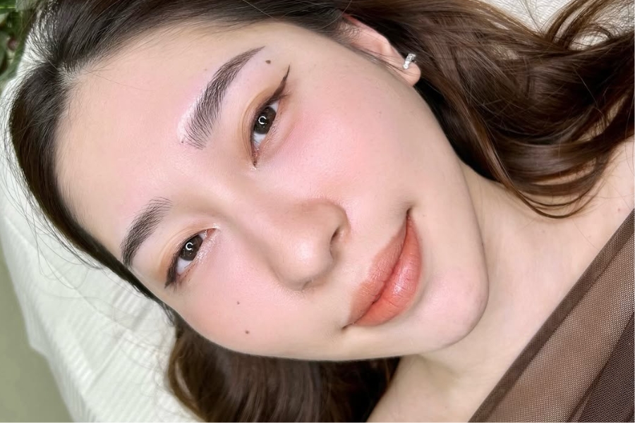 Màu cam đất được ưa chuộng vì nó “chạm” đúng vào gu thẩm mỹ hiện đại, dễ phối và tôn nét đẹp tự nhiên Màu cam đất được ưa chuộng vì nó “chạm” đúng vào gu thẩm mỹ hiện đại, dễ phối và tôn nét đẹp tự nhiên